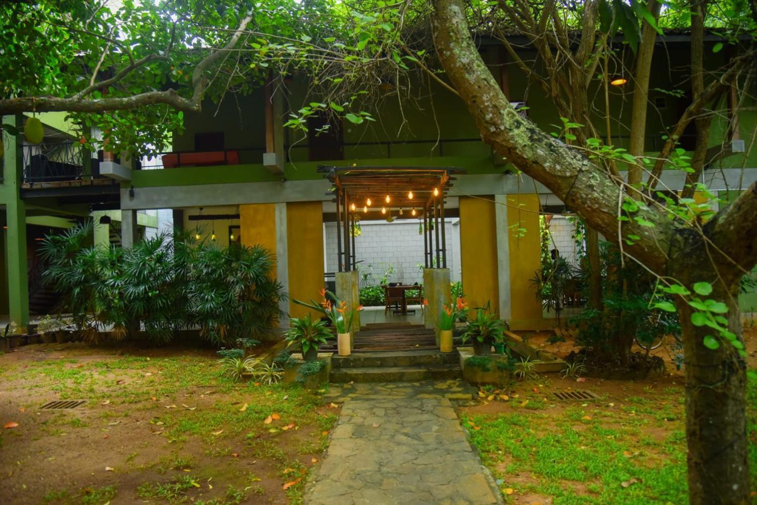 Royal Tusker Hotel Udawalawe Exterior photo